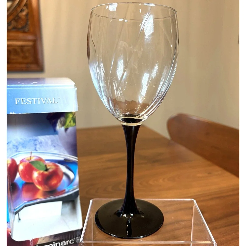 4 VTG Luminarc Black Stem Wine Glasses Festival 10.5 oz Goblets Clear Swirl Goth